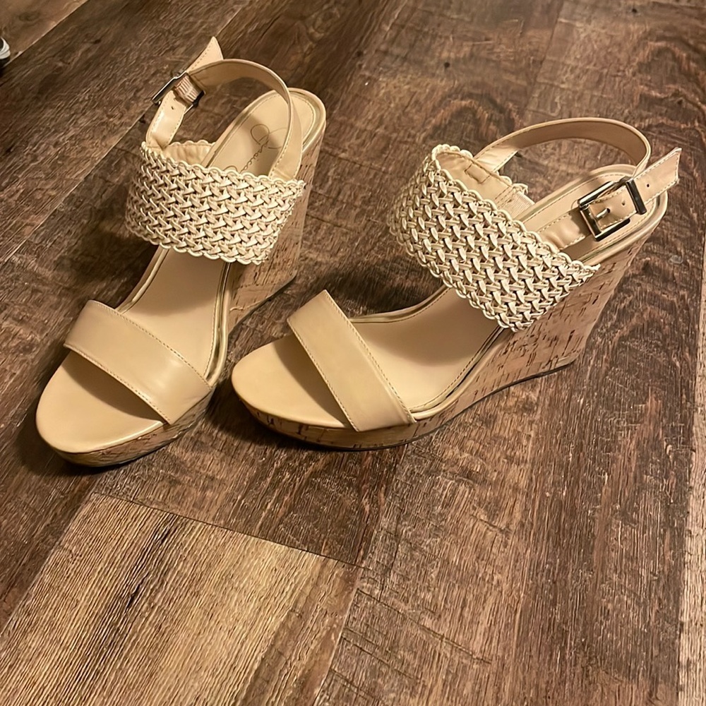 Jessica Simpson Tan Wedges